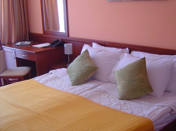 اتاق استاندارد چهار تخته با چشم‌انداز دریا, Villa Garden Ulcinj Ulqin
