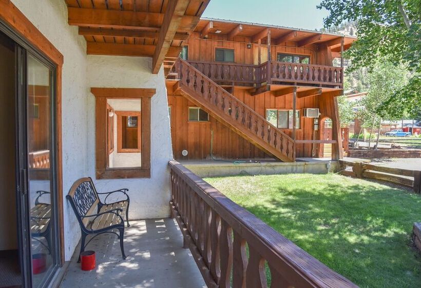Номер Стандарт 2 Двуспальные Кровати, Alpine Lodge Red River