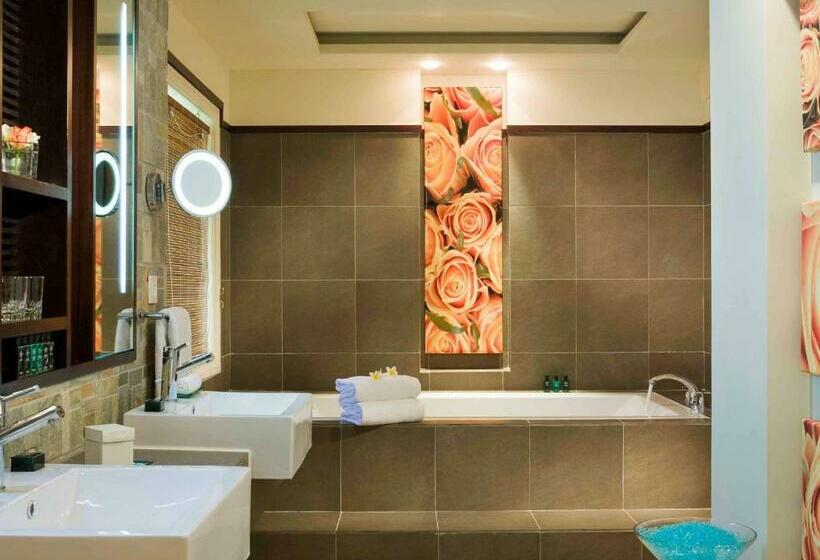 اتاق سوپریور با تخت بزرگ, Sofitel Mauritius L Imperial Resort & Spa