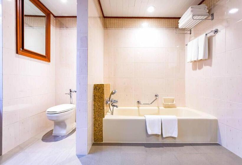 Полулюкс, Centara Riverside Hotel Chiang Mai