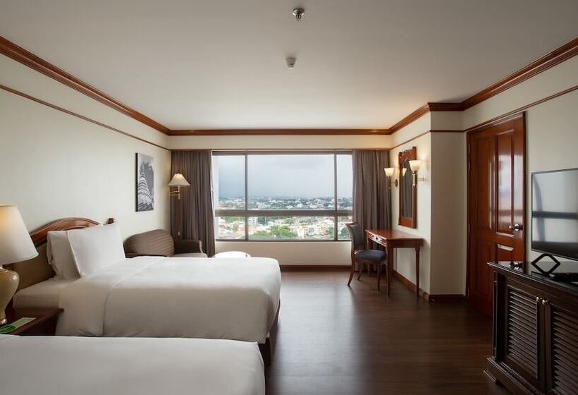 Номер Superior, Centara Riverside Hotel Chiang Mai