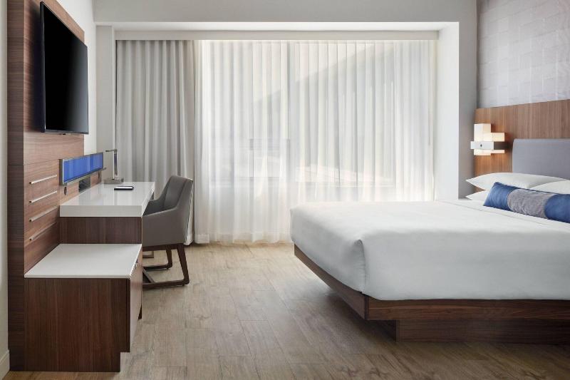 キングサイズベッドのスタンダードルーム, Delta Hotels By Marriott Trois Rivieres Conference Centre