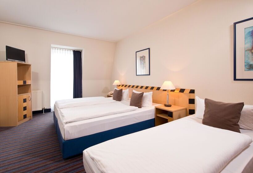 Семейный Номер, Achat Hotel Dresden Elbufer