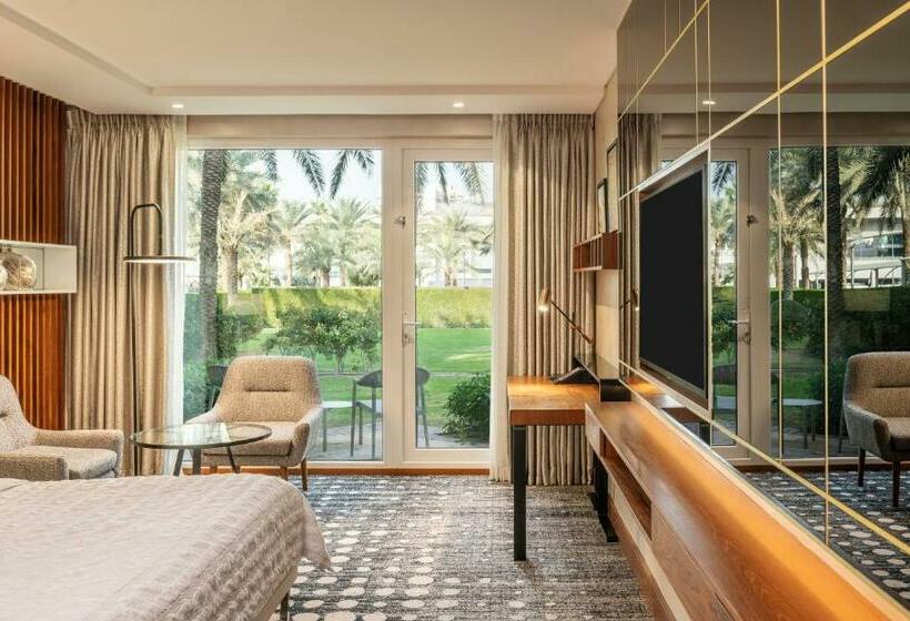 Клубный номер с видом на сад, Le Méridien Dubai Hotel & Conference Centre