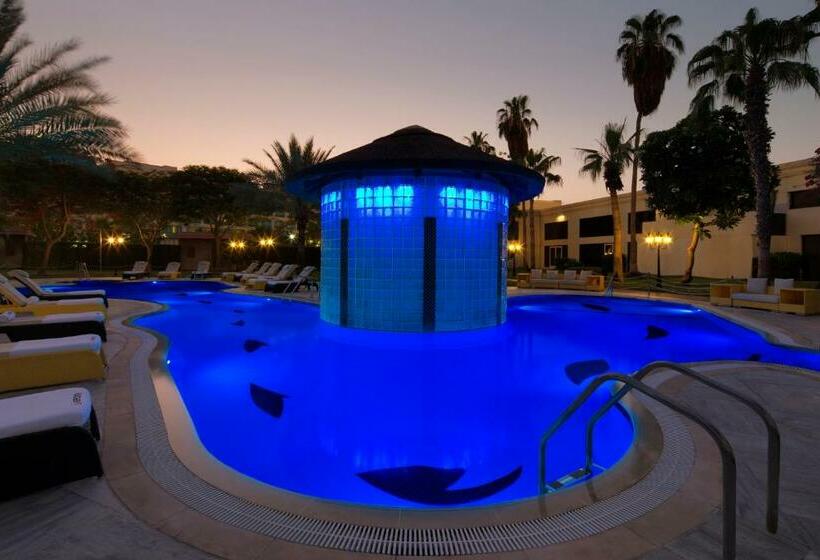 Королевский Люкс, Le Méridien Dubai Hotel & Conference Centre