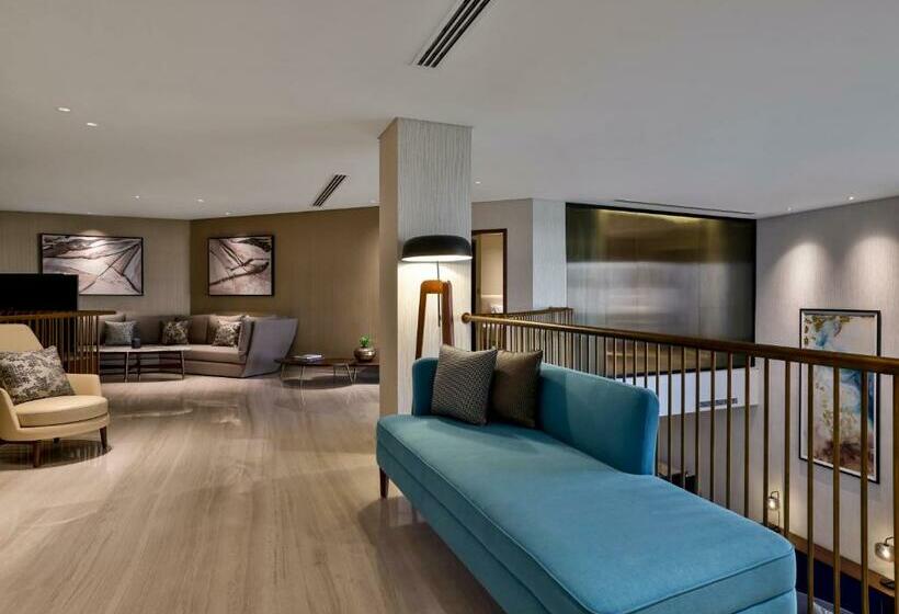 Королевский Люкс, Le Méridien Dubai Hotel & Conference Centre