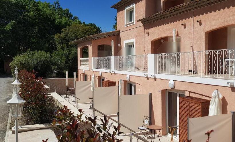 Четырехместный Номер Стандарт, Les Bastides Saint Paul