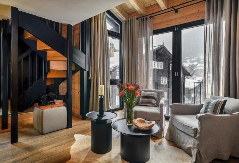 Полулюкс, Unique Hotel Post