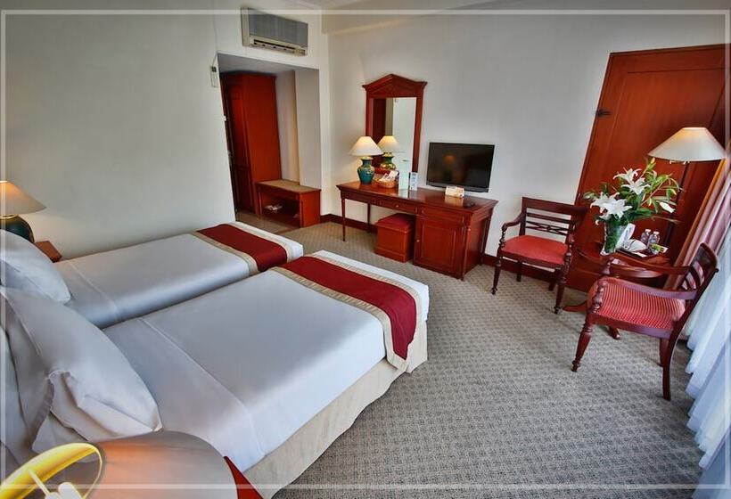 Номер Executive, The Jayakarta Suites Bandung