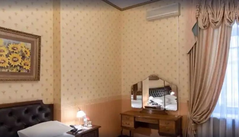Люкс Клуб, Legendary Hotel Sovietsky