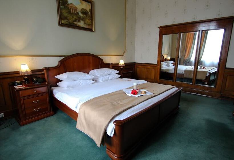 Полулюкс, Legendary Hotel Sovietsky