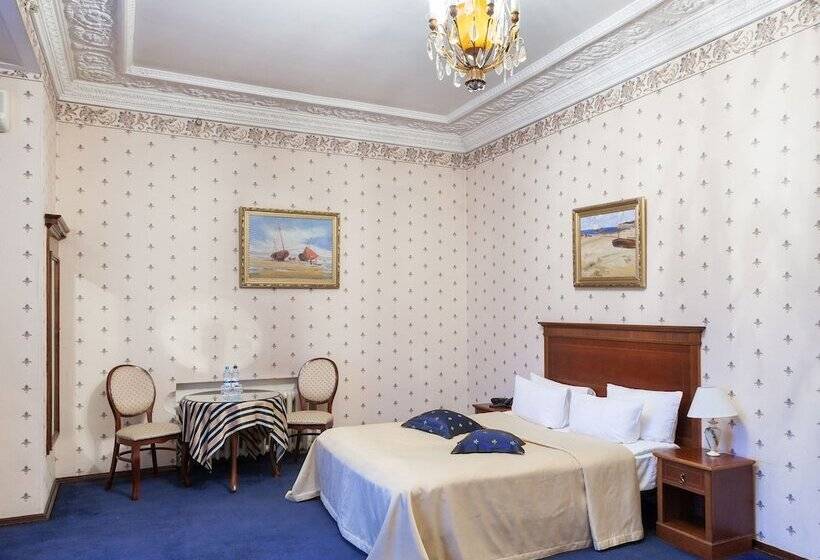Полулюкс, Legendary Hotel Sovietsky