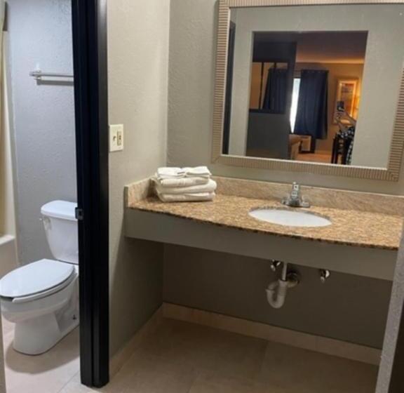 스위트 킹사이즈 침대, Guest Inn Lake City