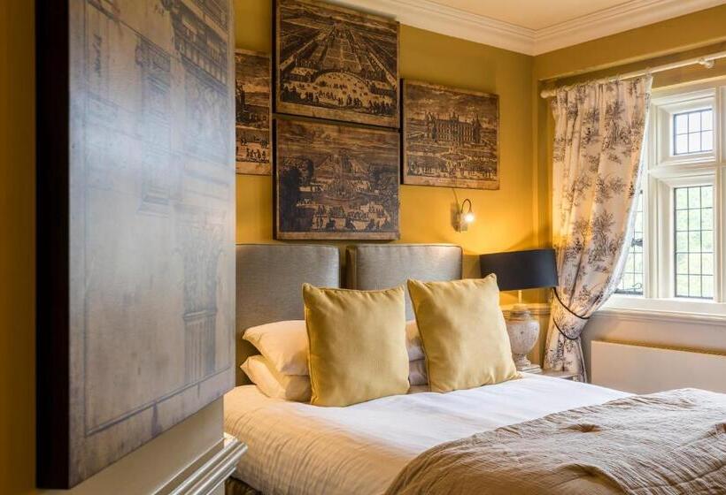 Номер Стандарт, Coombe Abbey