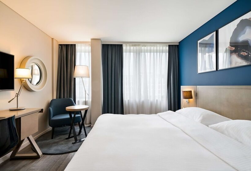 اتاق استاندارد با چشم‌انداز شهر, Park Inn By Radisson Antwerp City Centre