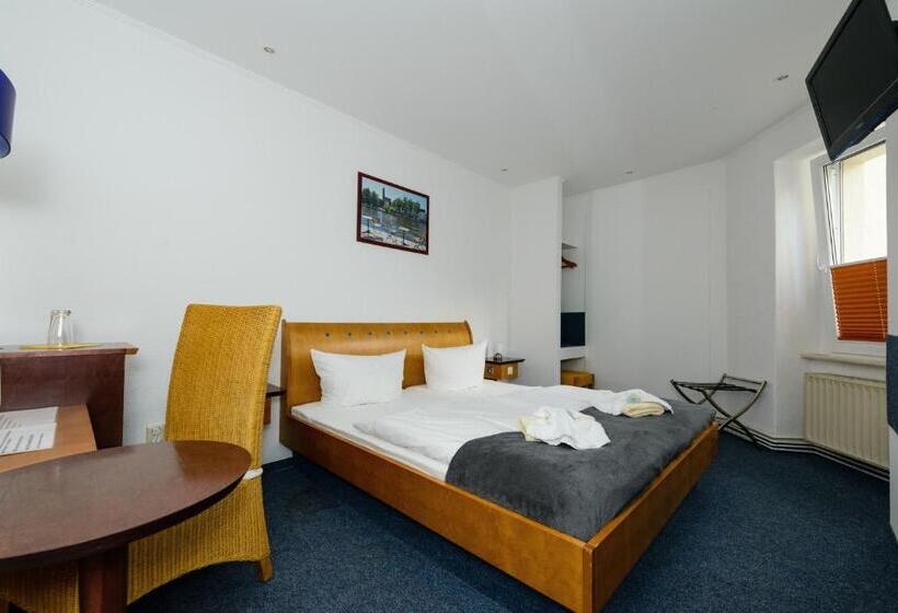 اتاق استاندارد چهار تخته, City Hotel Pension Brandenburg