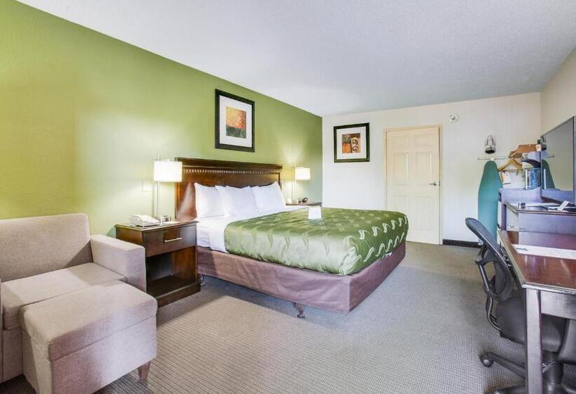 장애인을 위한 킹사이즈 침대 스탠다드 룸, Quality Inn Oak Grove Fort Campbell