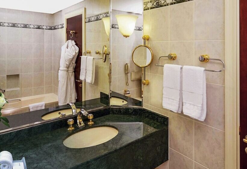 Люкс Повышенной Комфортности, Mövenpick Grand Al Bustan