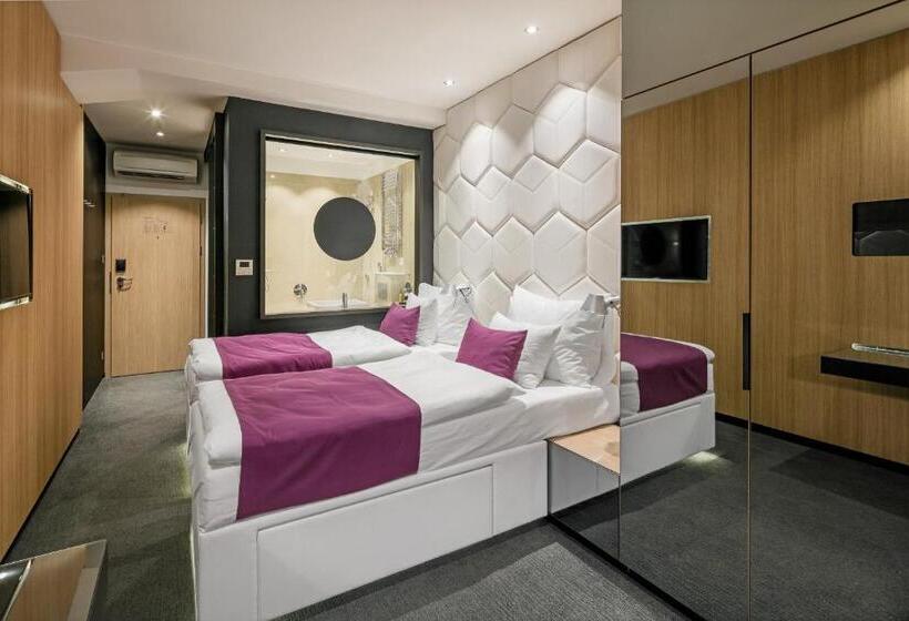 غرفة سوبيريور مزود بجاكوزى, Pytloun Grand Hotel Imperial