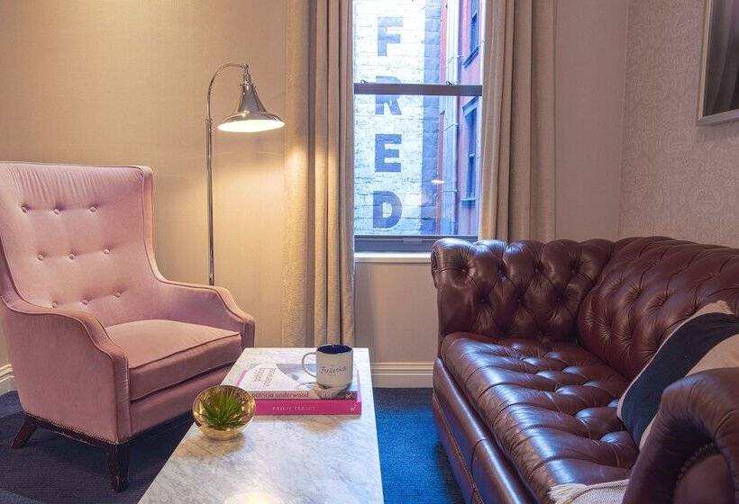 سوییت جونیور, The Frederick Hotel Tribeca