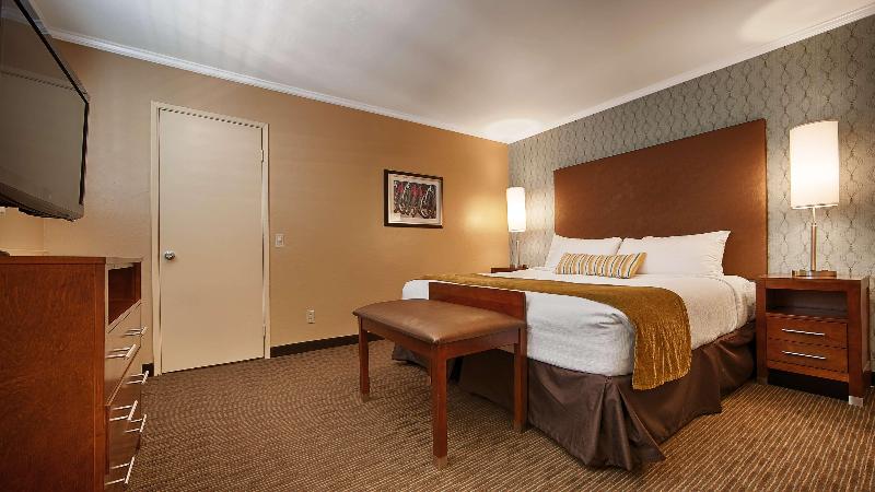 带大床的套房, Best Western Plus Beach View Lodge Carlsbad