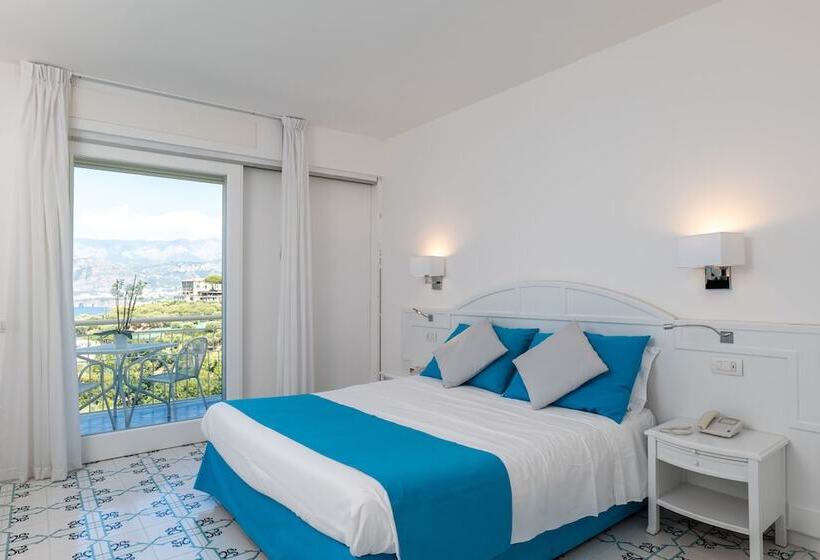 Номер Стандарт Вид на Море с Балконом, Grand Hotel Vesuvio