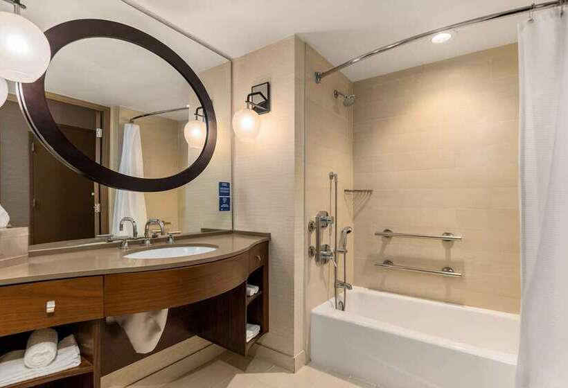 Номер Стандарт Кровать Кинг Адаптированный для Инвалидов, Hilton La Jolla Torrey Pines