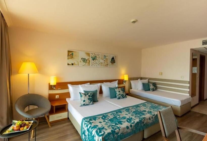 Трехместный Номер Стандарт с Балконом, Kristal Hotel   All Inclusive