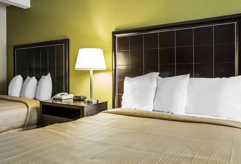 Номер Стандарт 2 Двуспальные Кровати, Quality Inn Greenwood Hwy 25