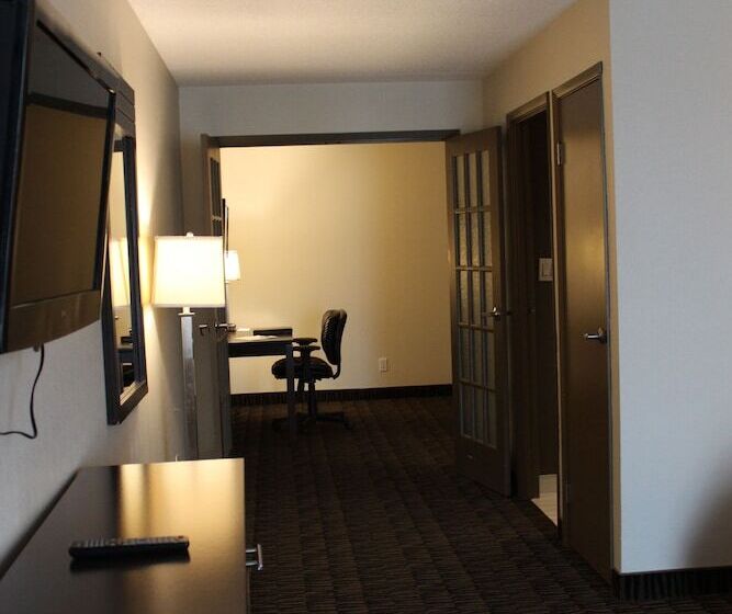 スイート, Ramada Plaza By Wyndham Niagara Falls