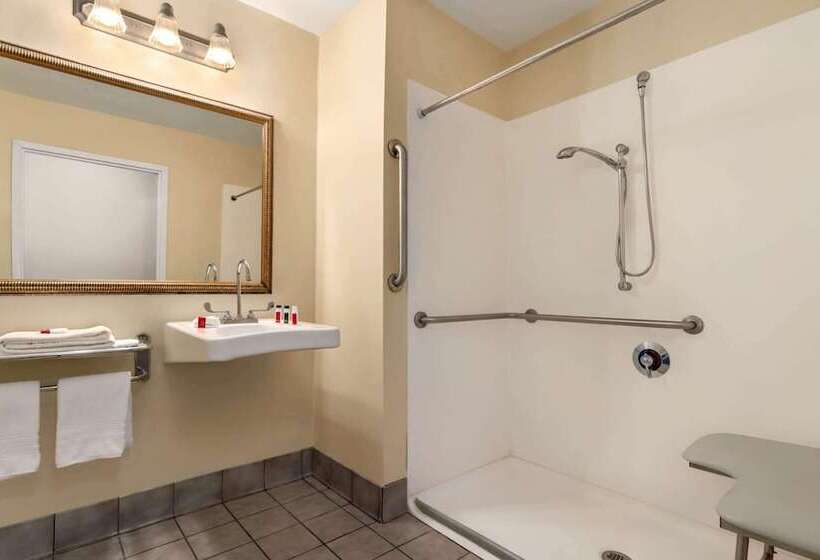 اتاق سوپریور برای معلولان, Baymont By Wyndham North Dartmouth Fall River