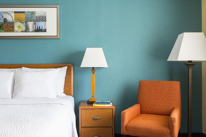이그제큐티브 스위트 킹침대, Fairfield Inn Muncie