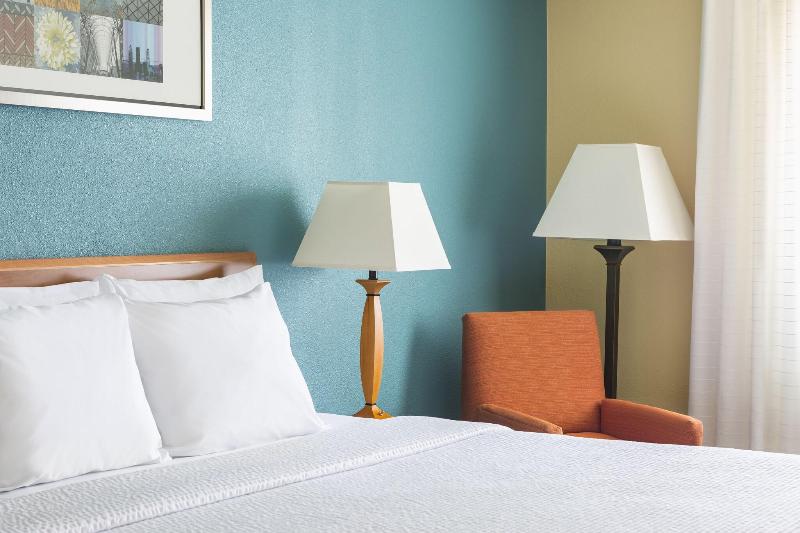 스탠다드 룸 킹사이즈 침대, Fairfield Inn Muncie