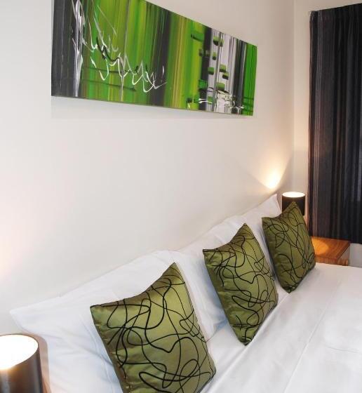 דירת חדר, Almond Court Motel