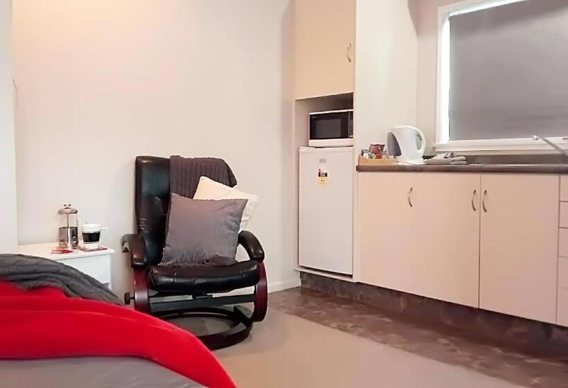 חדר סטודיו סטנדרד, Almond Court Motel