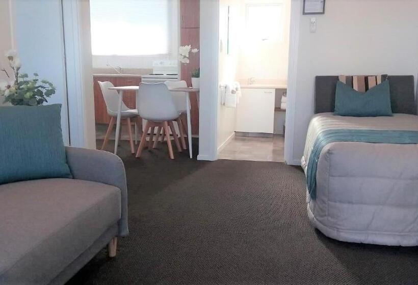 Апартаменты 1 Спальня, Almond Court Motel