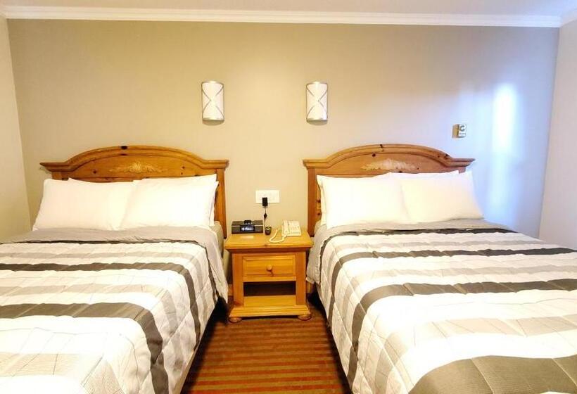 Номер Стандарт 2 Двуспальные Кровати, Knights Inn Colonial Fireside Inn