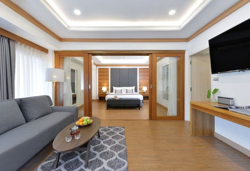 Люкс, The Beverly Hotel Pattaya
