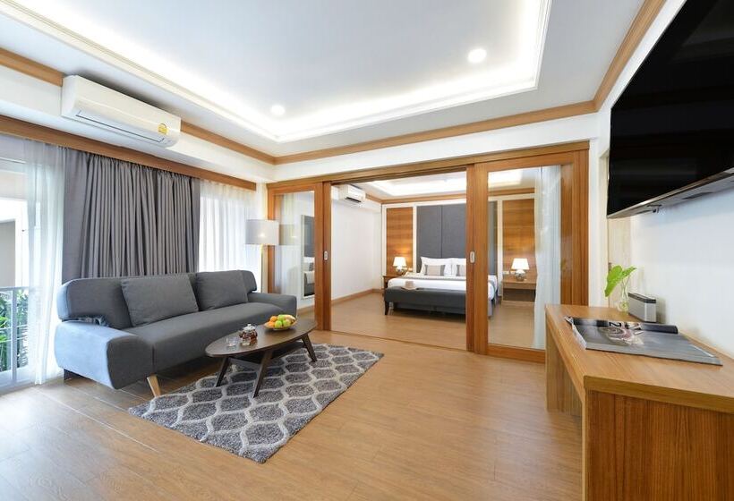 Люкс, The Beverly Hotel Pattaya
