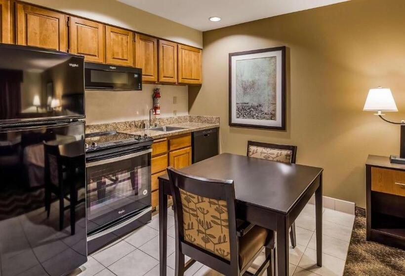 带大床的豪华间, Best Western Plus Gold Country Inn