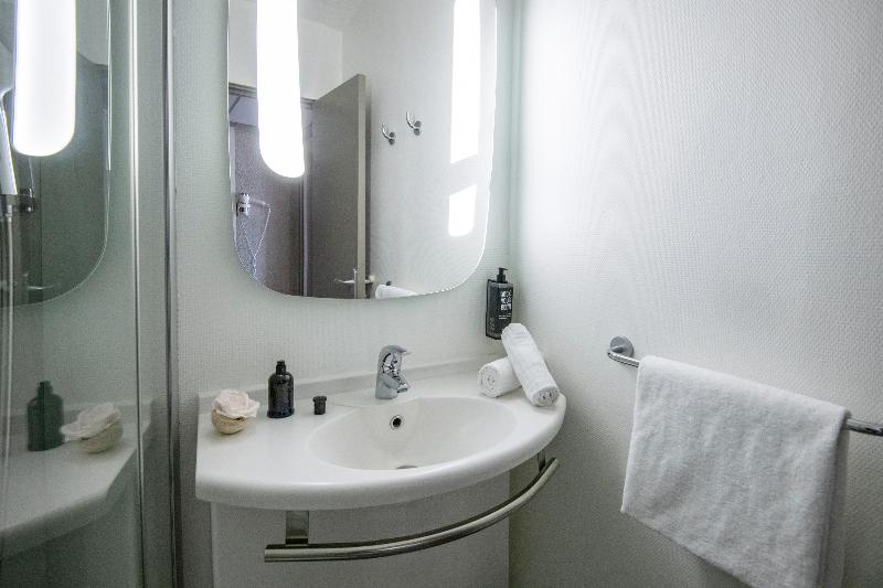 스탠다드 룸 더블 침대, Ibis Cannes Plage La Bocca