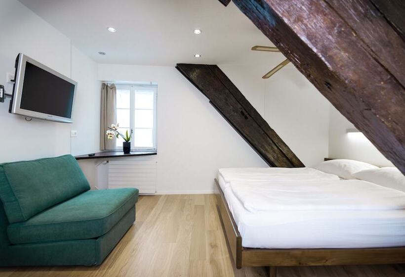 标准间, Roesli Guest House