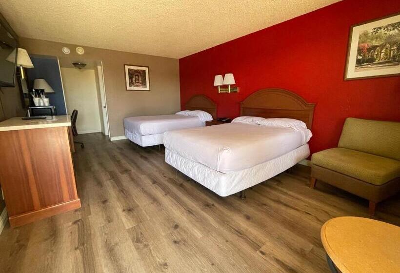 Номер Стандарт с Кухней, Travelodge By Wyndham Imperial   El Centro