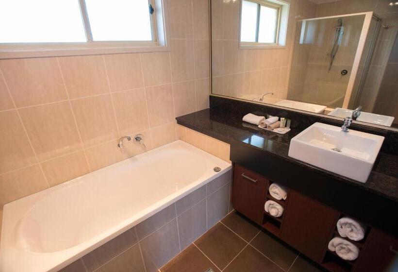Номер Deluxe Кровать Кинг, Best Western Plus All Settlers Motor Inn