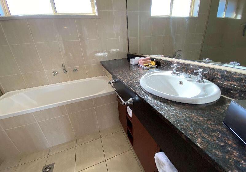 Семейный Номер Deluxe, Best Western Plus All Settlers Motor Inn
