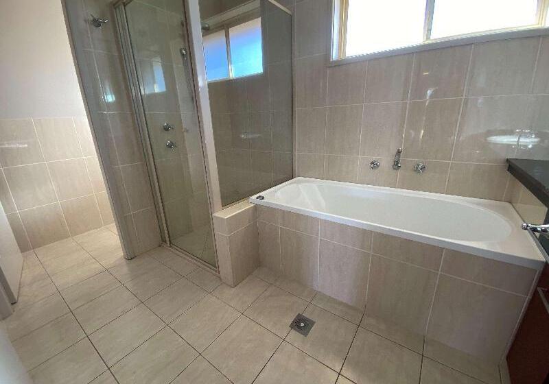 غرفة ديلوكس عائلية, Best Western Plus All Settlers Motor Inn