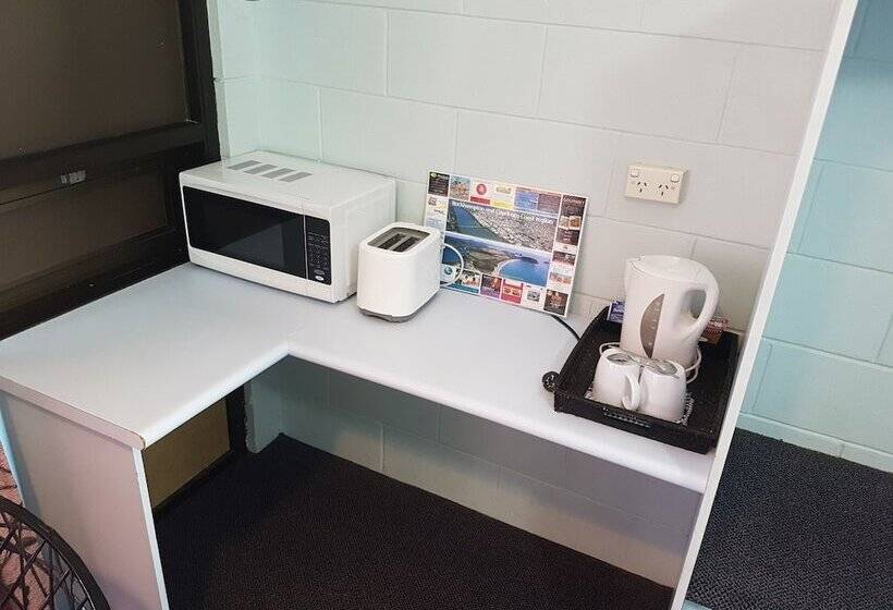 家庭间, Y Motels Rockhampton