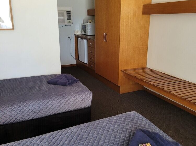 Номер Стандарт, Glynlea Motel