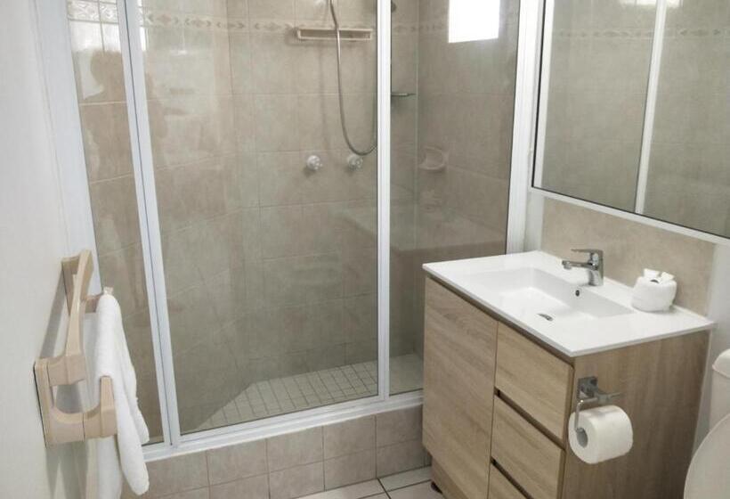 شقة غرفة واحدة مطلة على حمام السباحة, Golden Sands Beachfront Resort