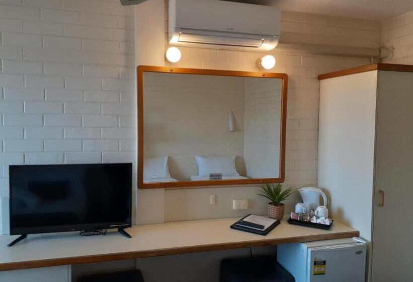 스탠다드 트리플 룸, Crest Motor Inn